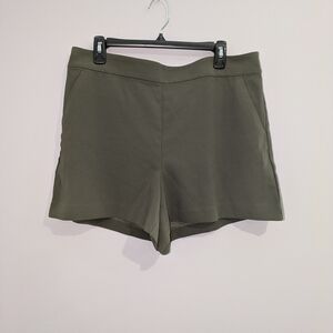 NWT LOFT Pull-On Olive Green Women's Shorts Size L